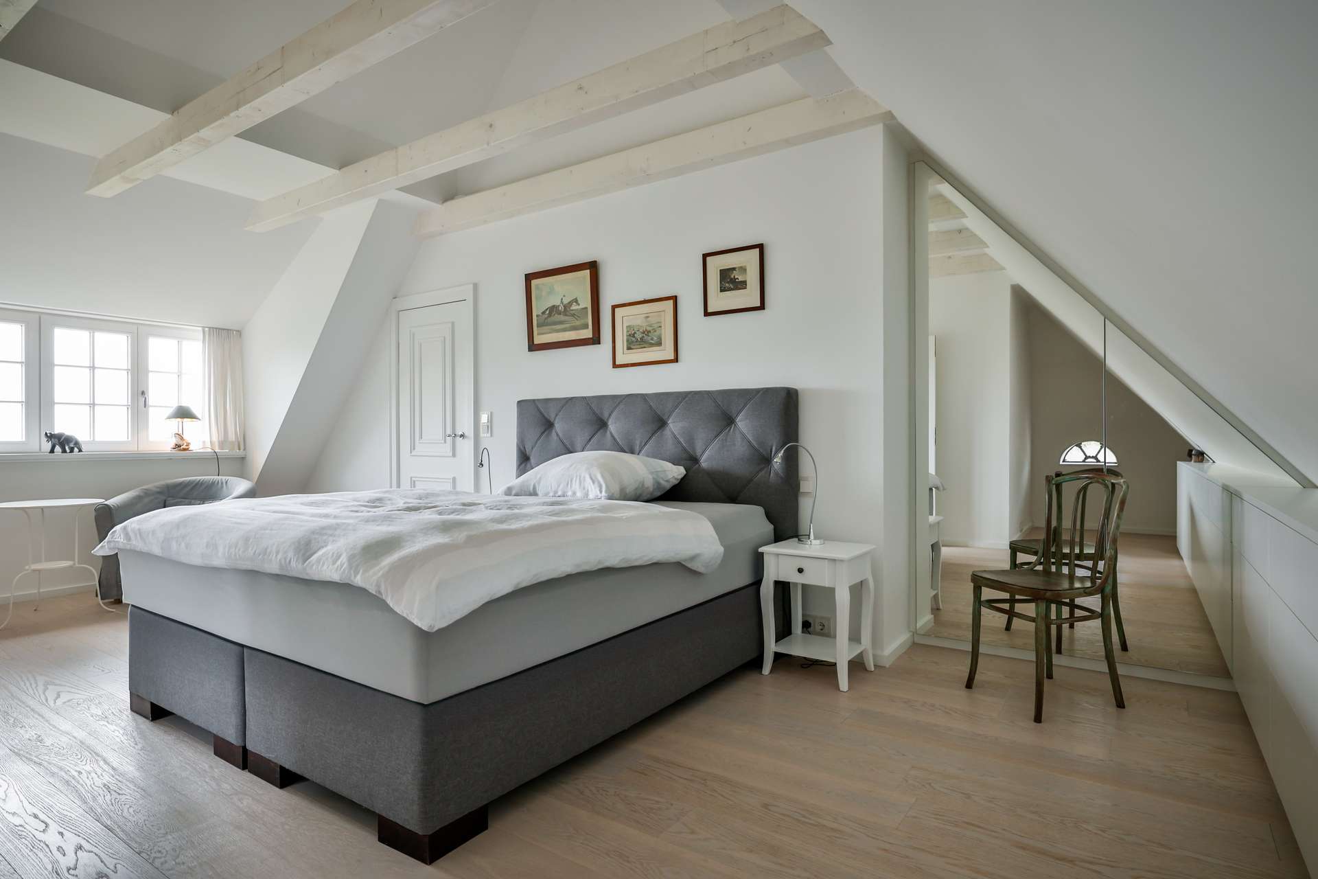 Schlafzimmer 1